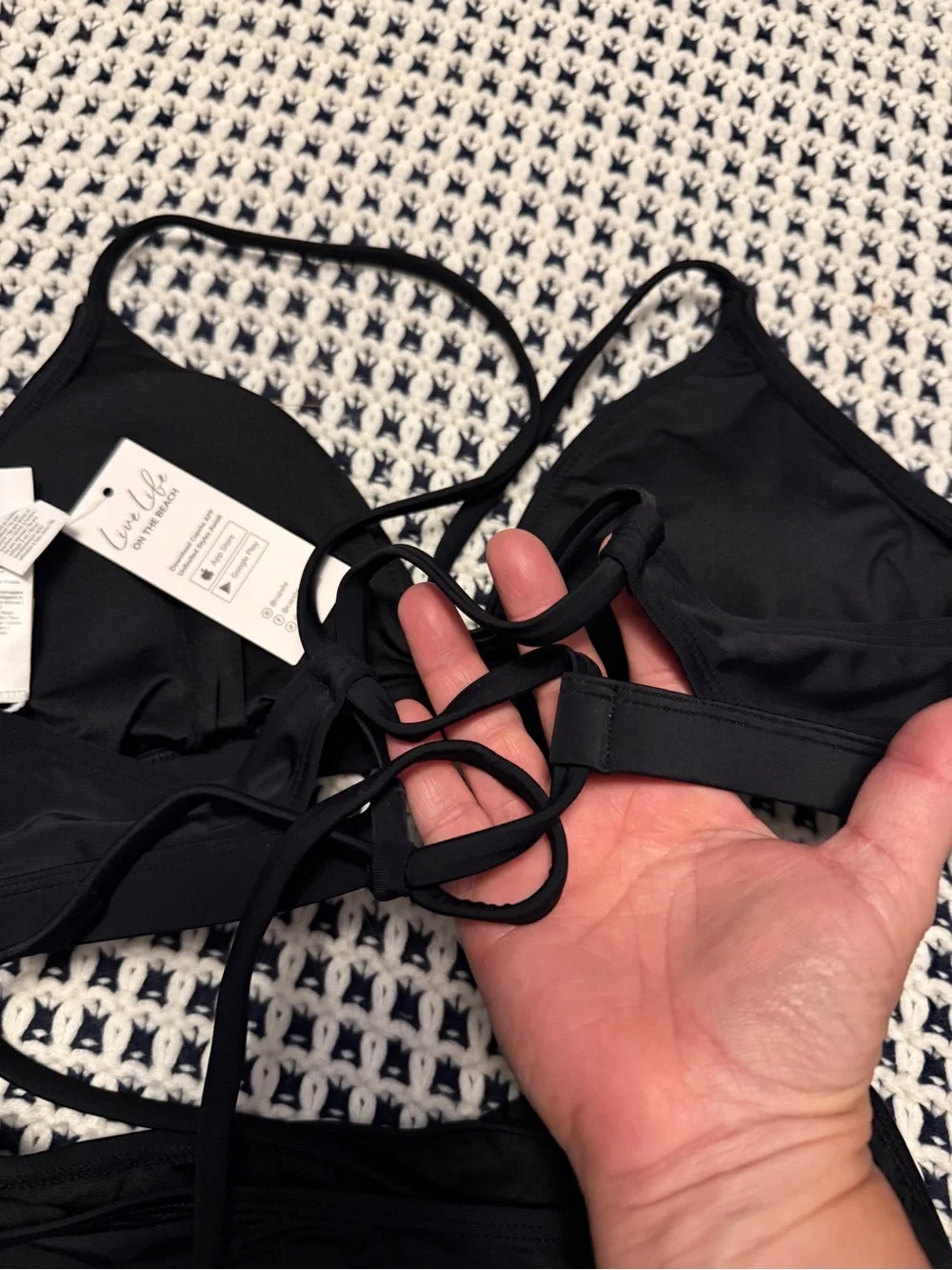 NWT - CUPSHE Two pice black crisscross triangle bikini size large